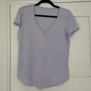 Lululemon vneck curved hem tee